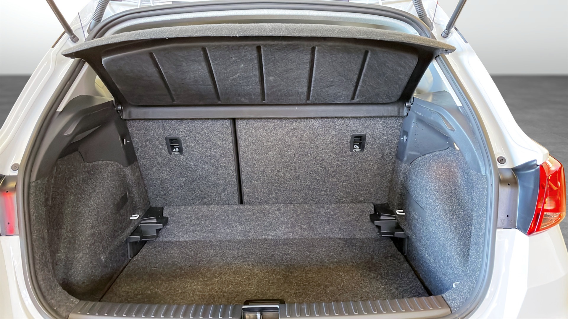SEAT Arona SGM04C