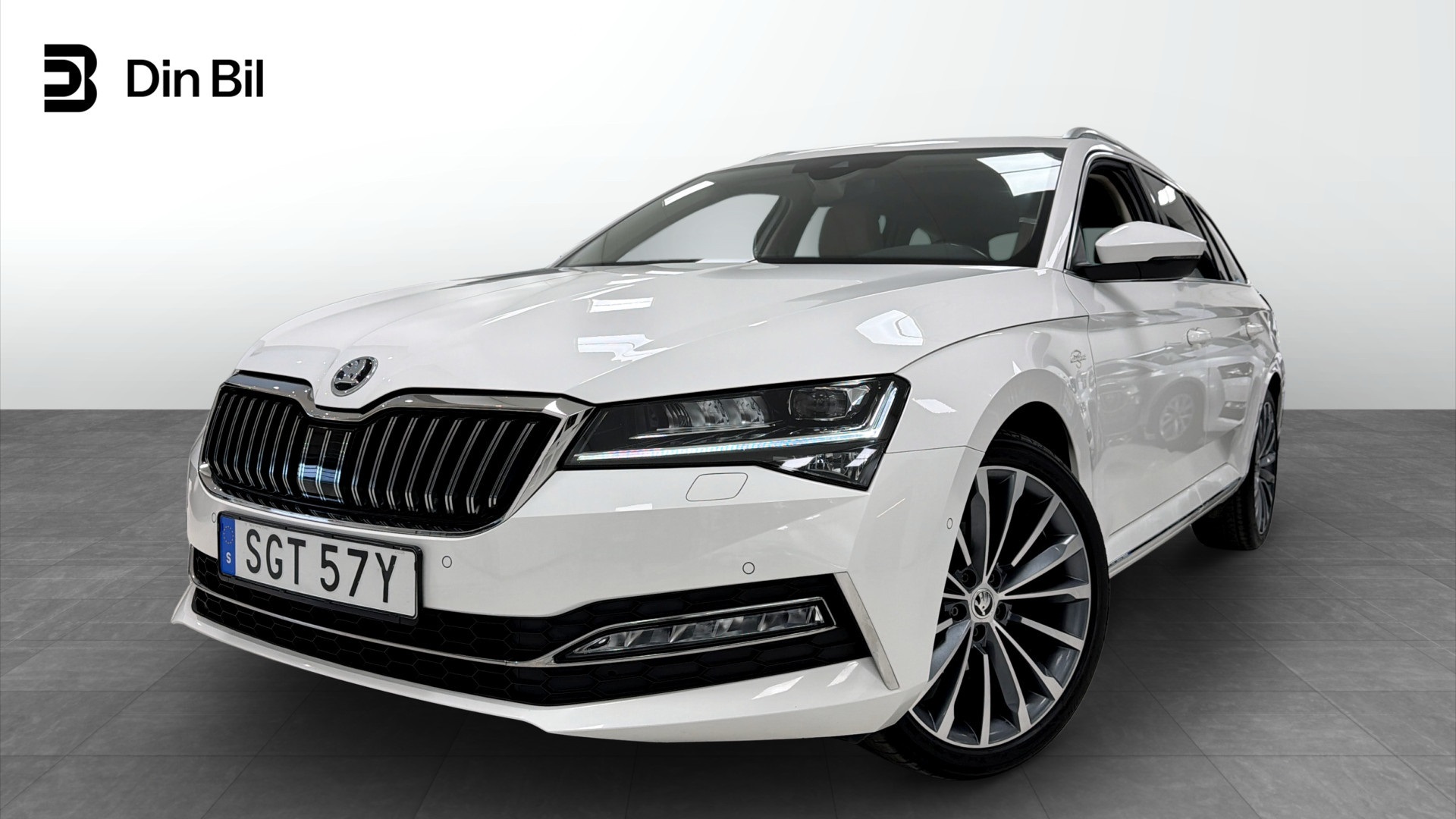 Skoda Superb Combi SGT57Y