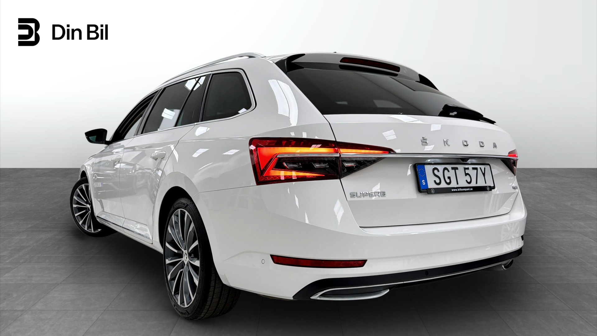 Skoda Superb Combi SGT57Y