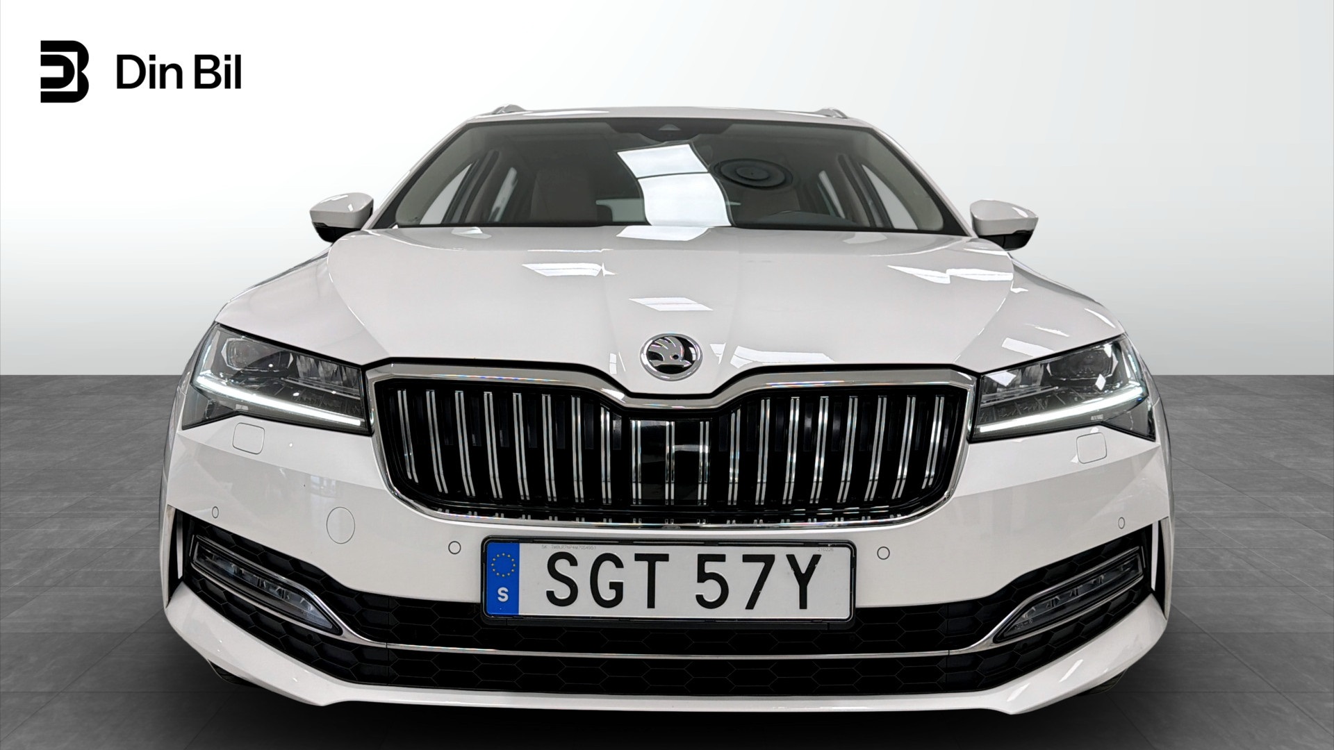 Skoda Superb Combi SGT57Y