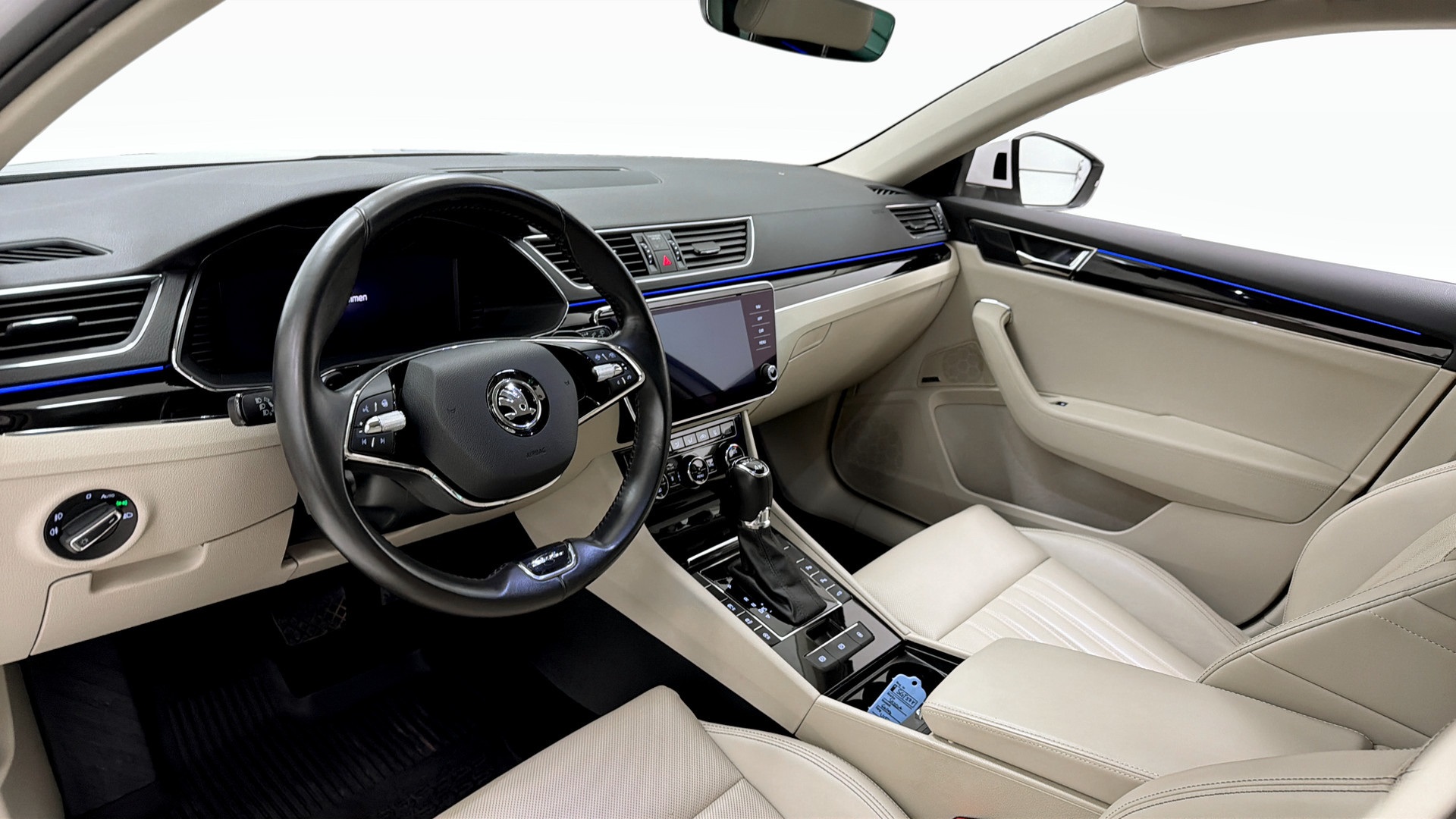 Skoda Superb Combi SGT57Y
