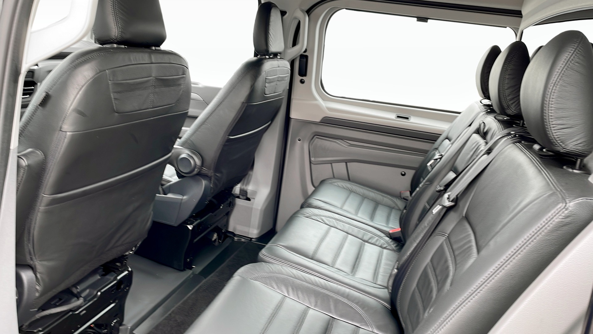Volkswagen T7 Transporter SHF07J