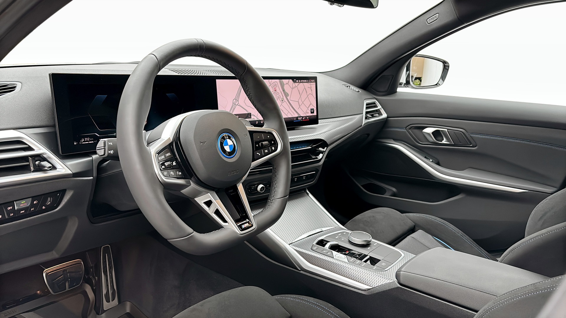 BMW 330e SHG89M