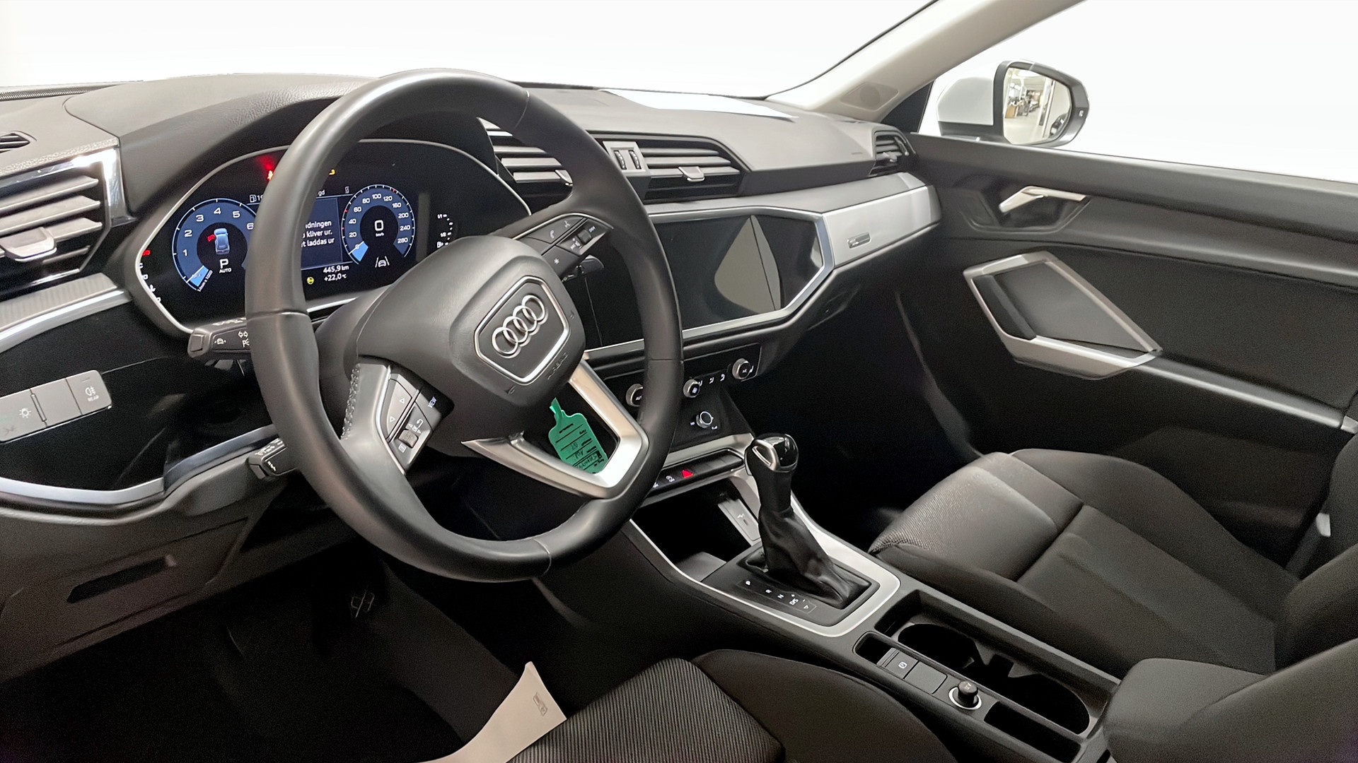 Audi Q3 SHM94A