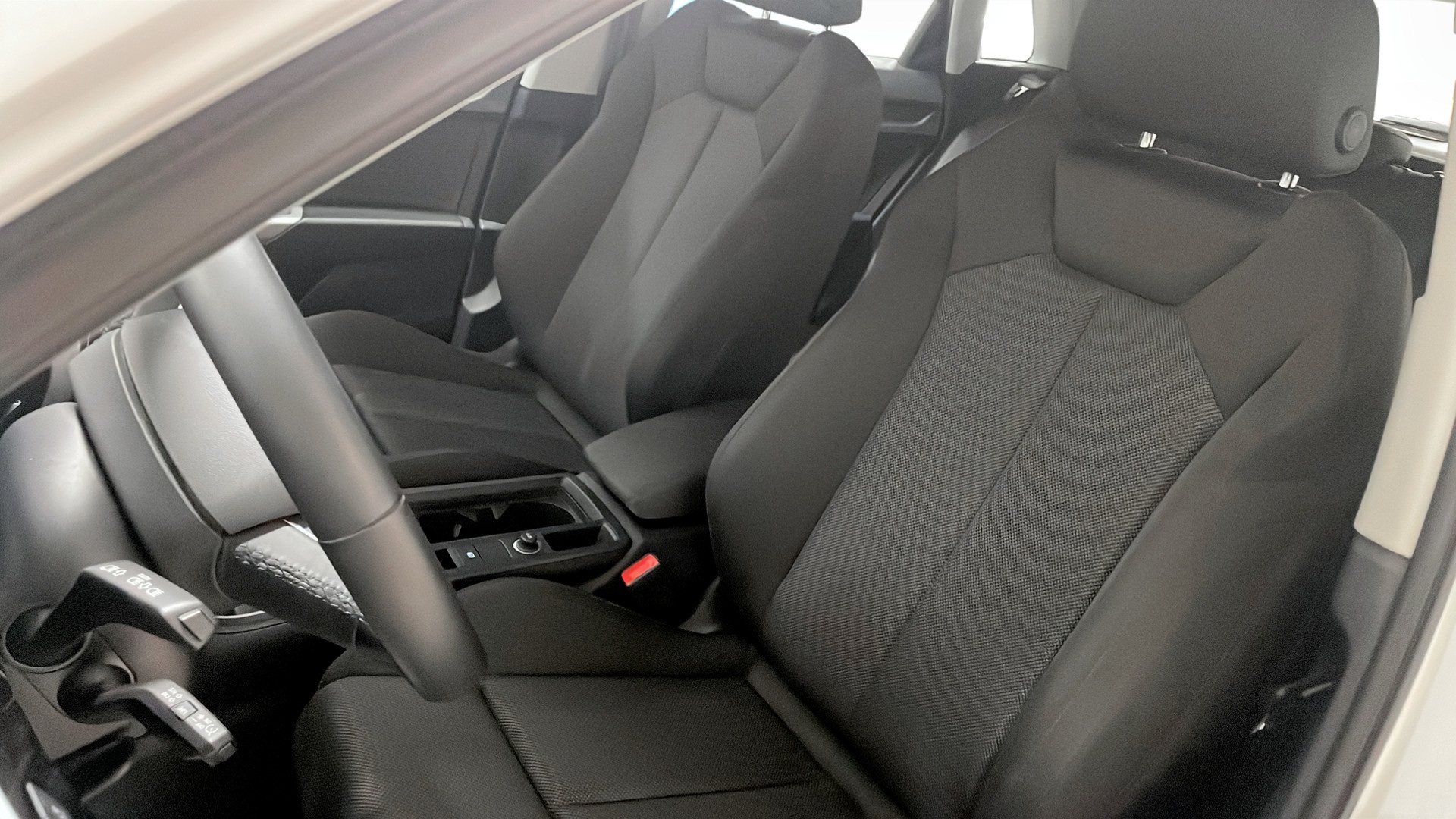 Audi Q3 SHM94A