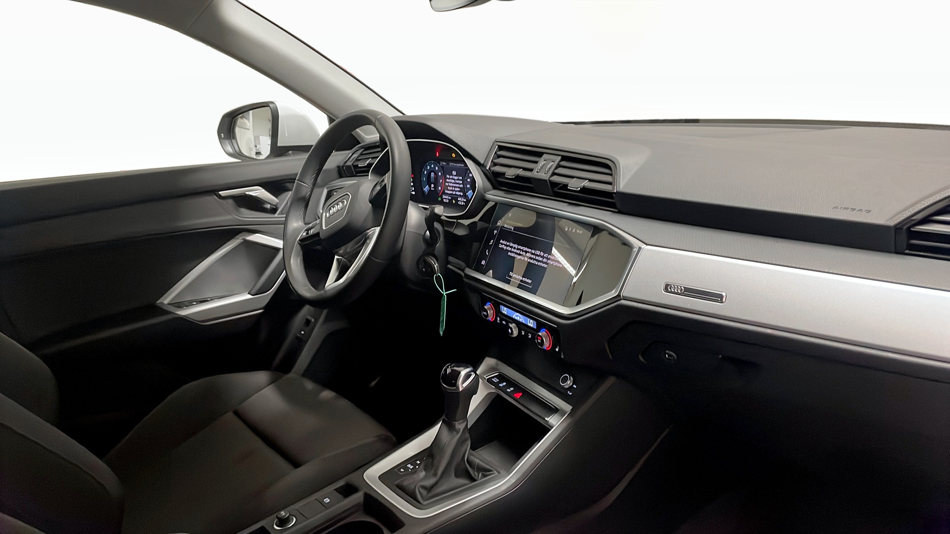 Audi Q3 SHM94A