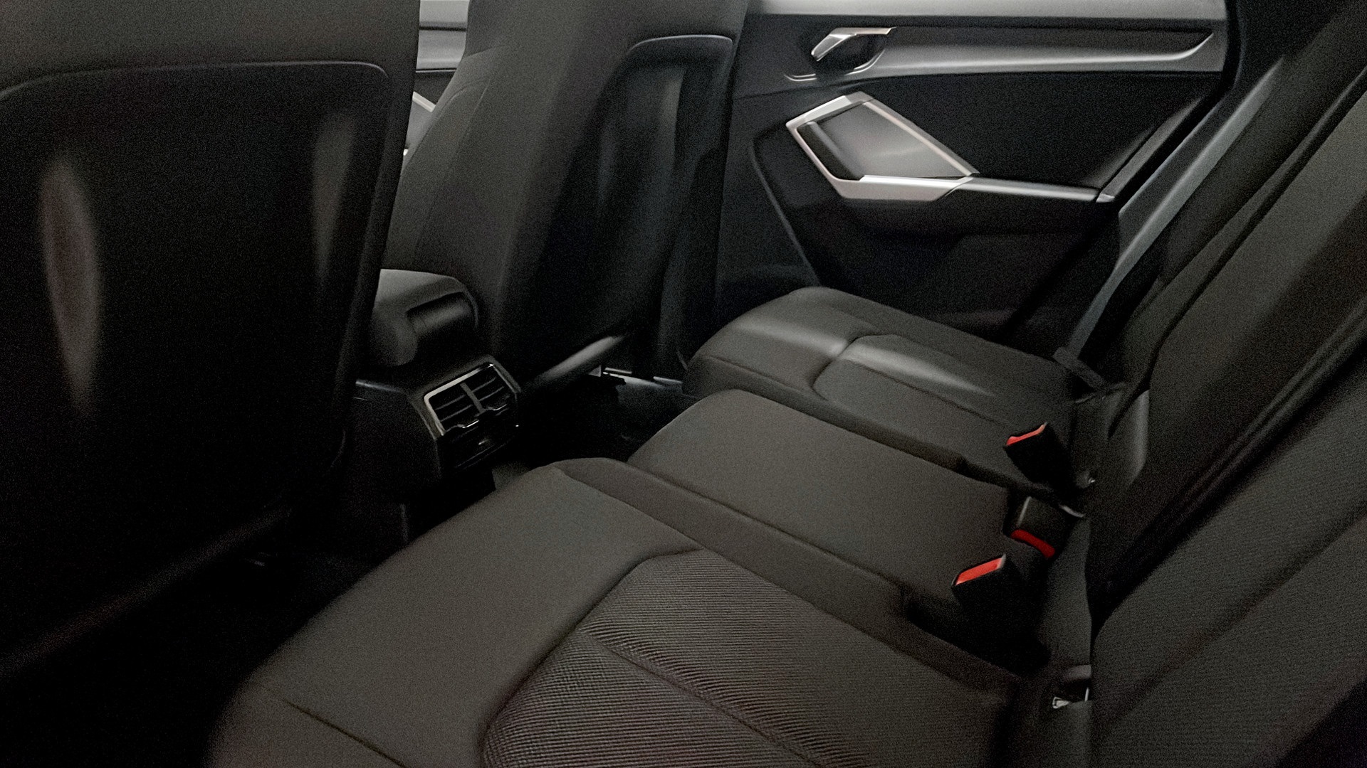 Audi Q3 SHM94A