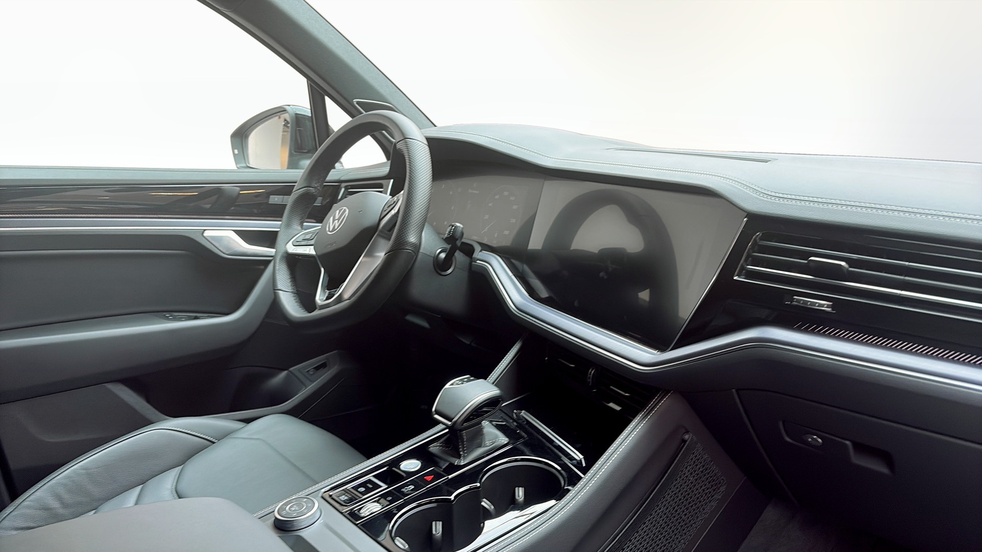 Volkswagen Touareg SJG89M