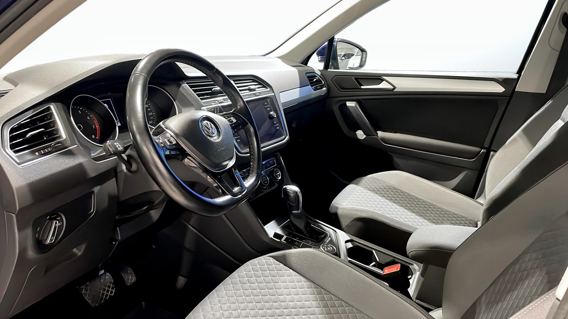 Volkswagen Tiguan SJN65R