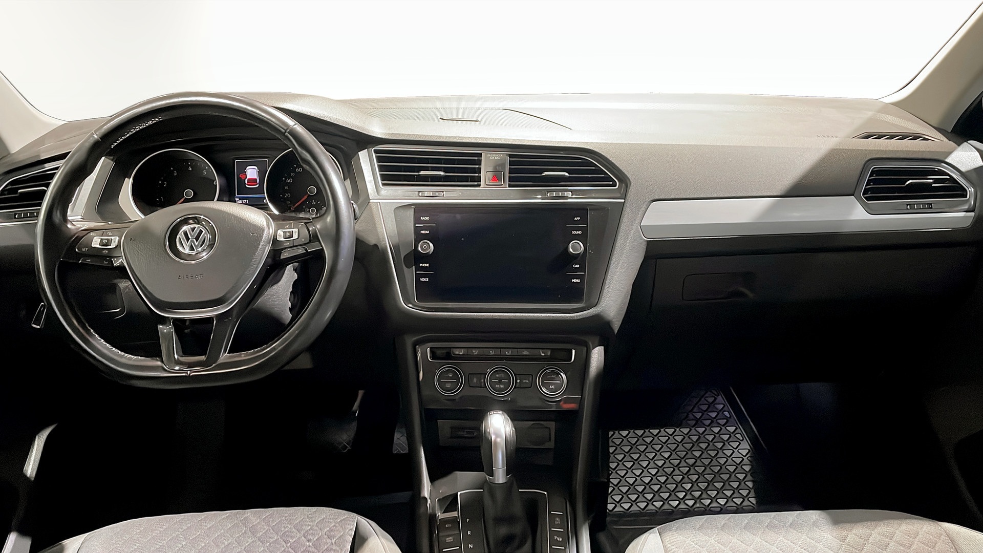 Volkswagen Tiguan SJN65R