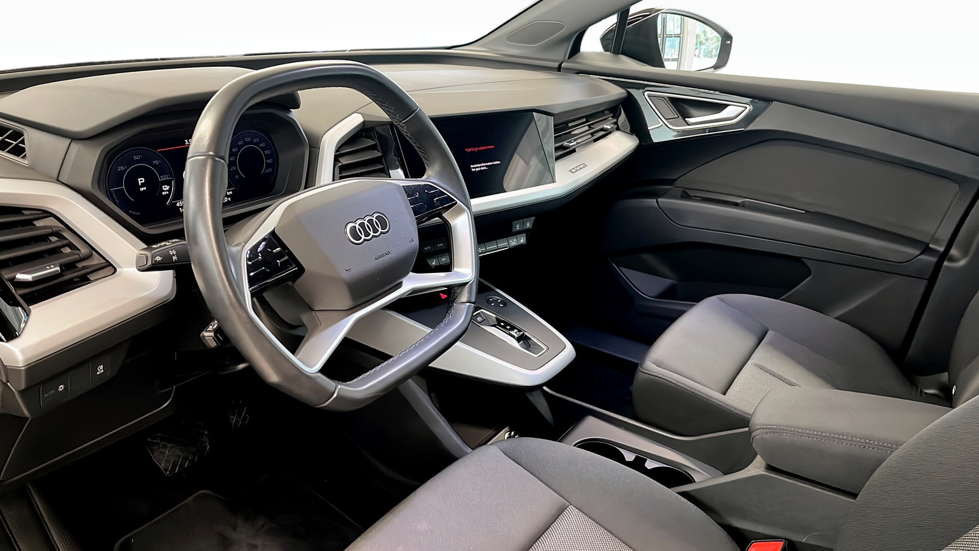 Audi Q4 e-tron SJP04B