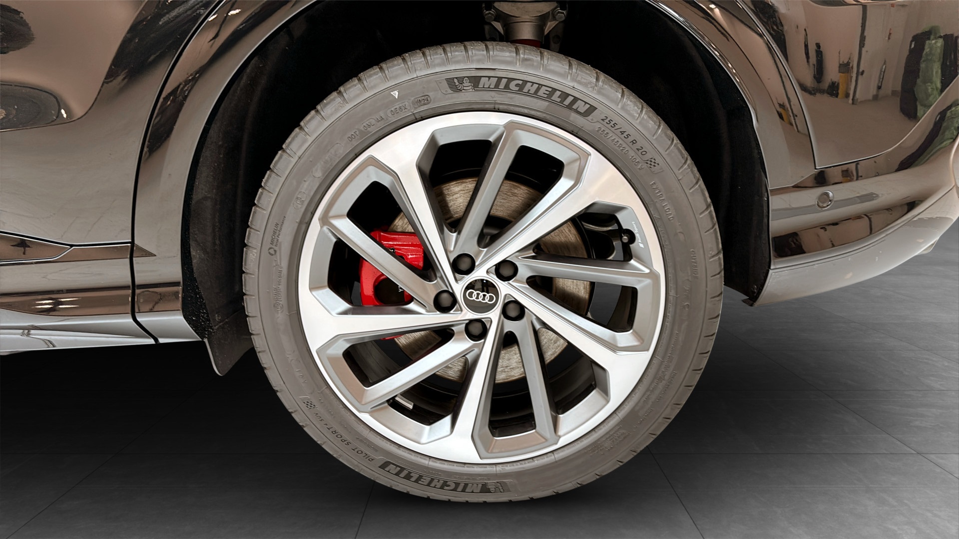 Audi Q5 SJR08G