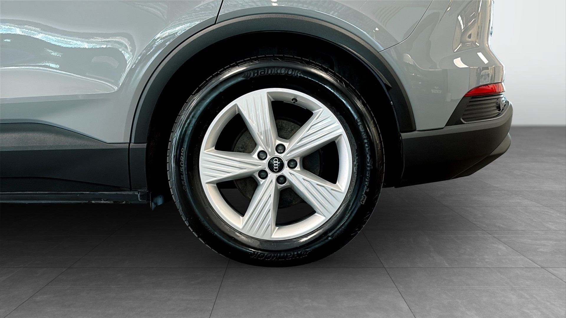 Audi Q4 e-tron SJS40H