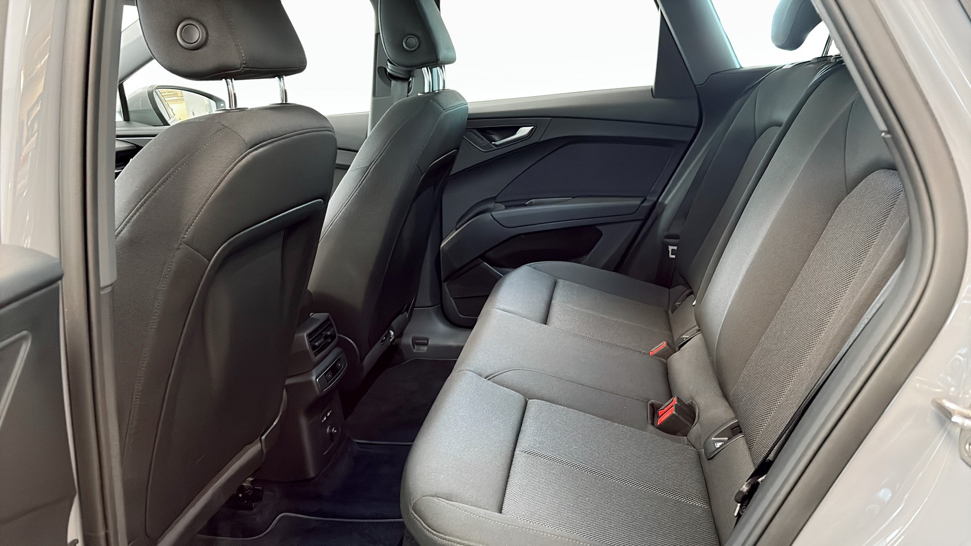 Audi Q4 e-tron SJS40H