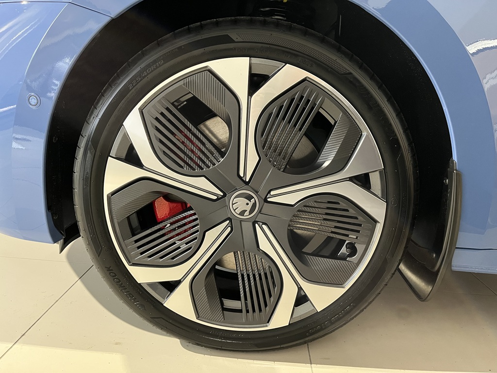 Skoda Octavia SLM89G