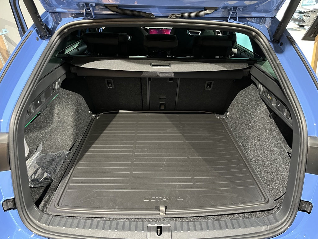 Skoda Octavia SLM89G