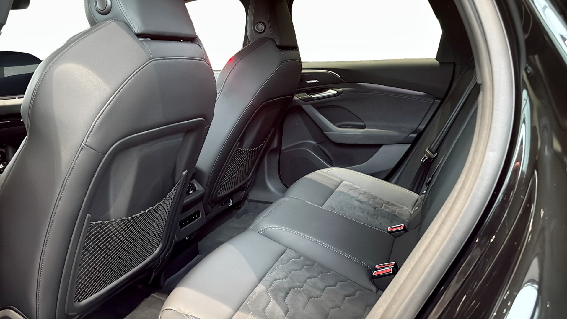 Audi A6 Avant e-tron SMM41W