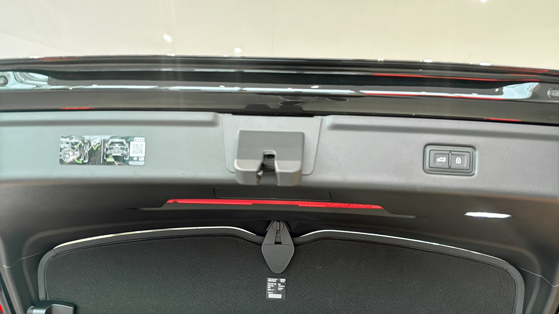 Audi A6 Avant e-tron SMM41W