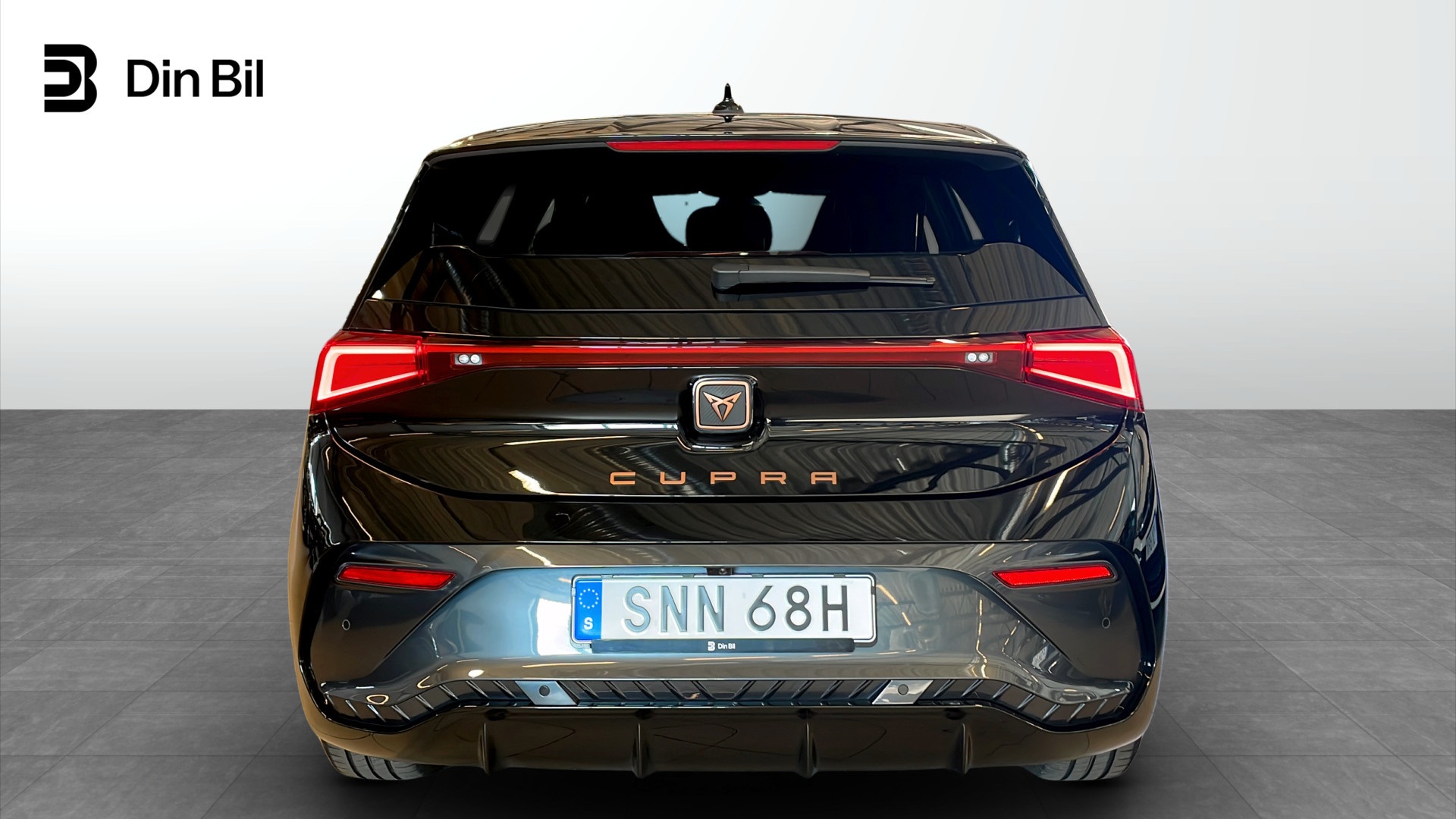 CUPRA Born SNN68H