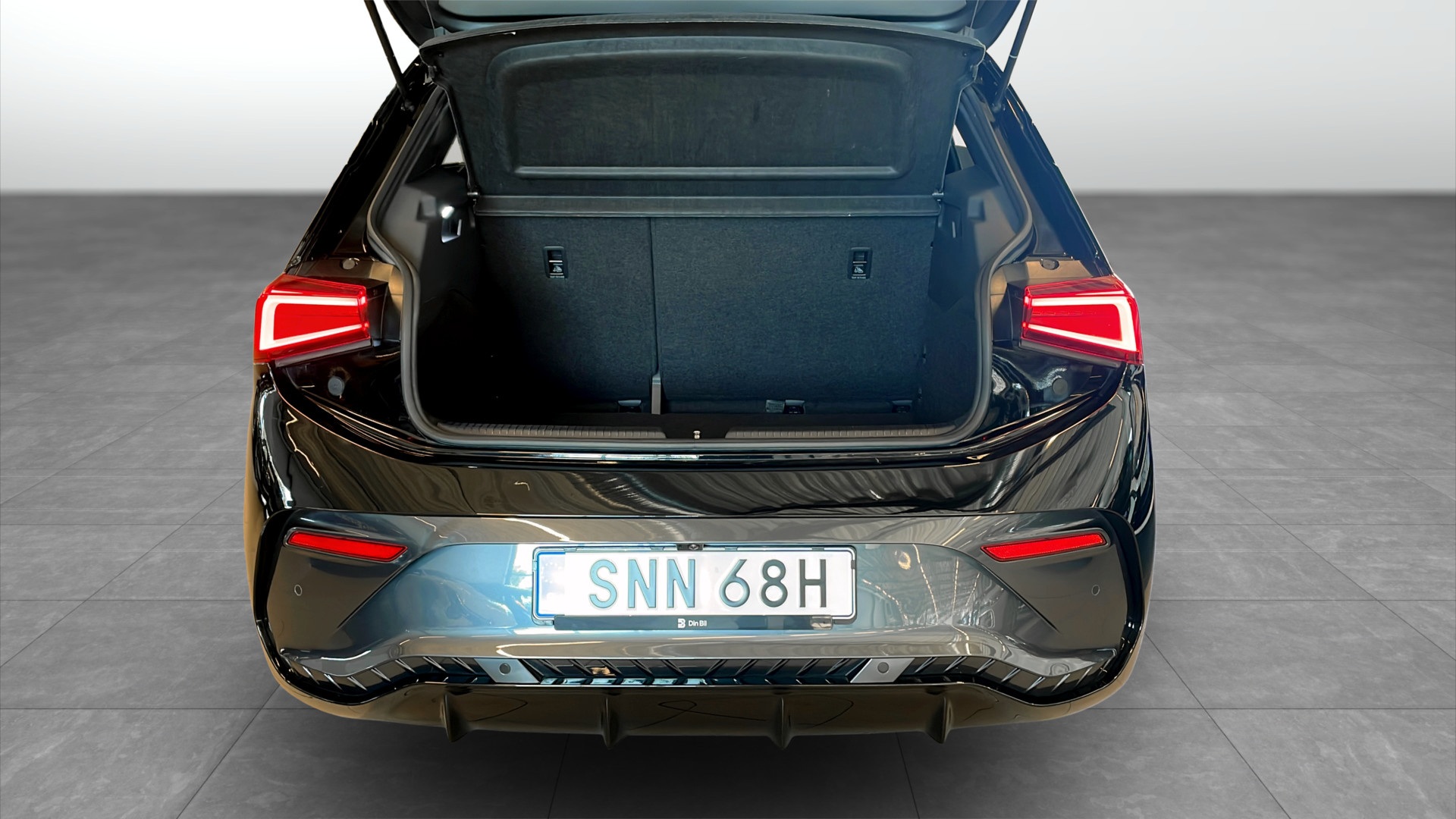 CUPRA Born SNN68H