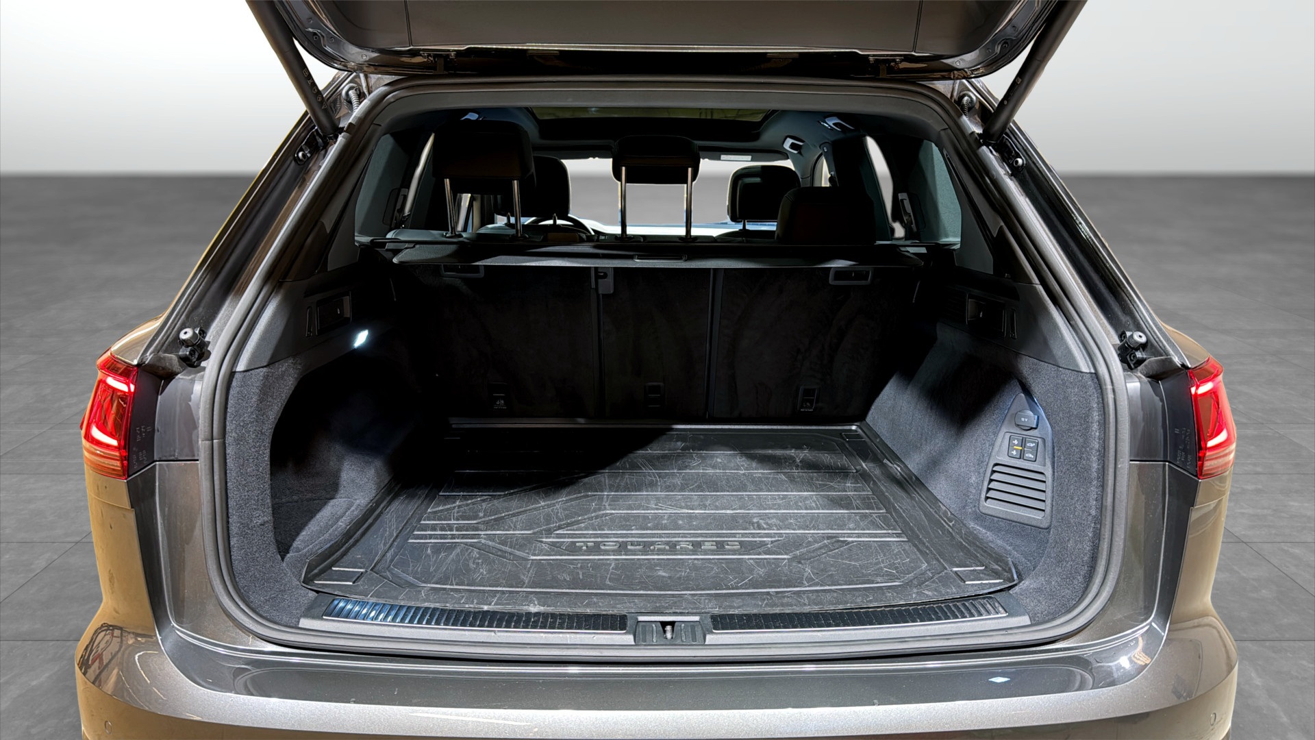 Volkswagen Touareg SOH42S