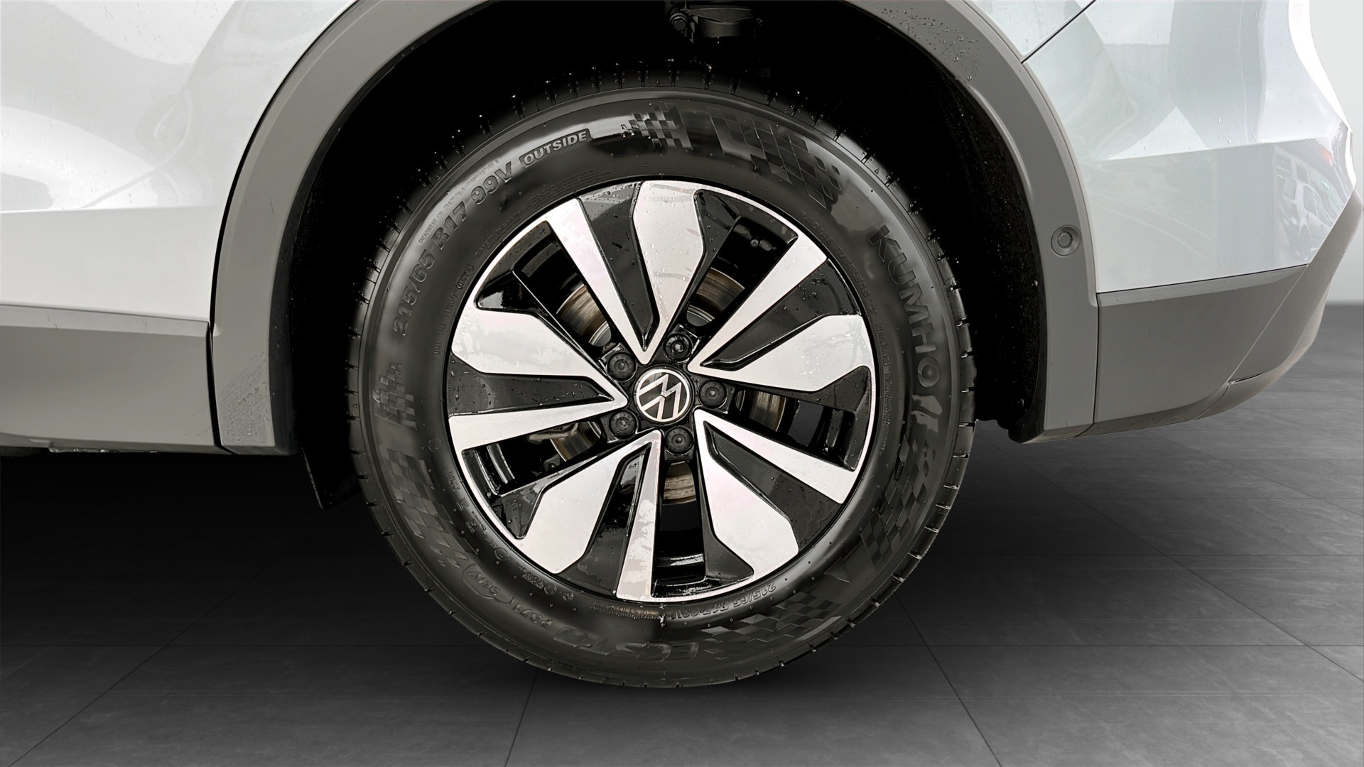 Volkswagen Tiguan SOJ11P