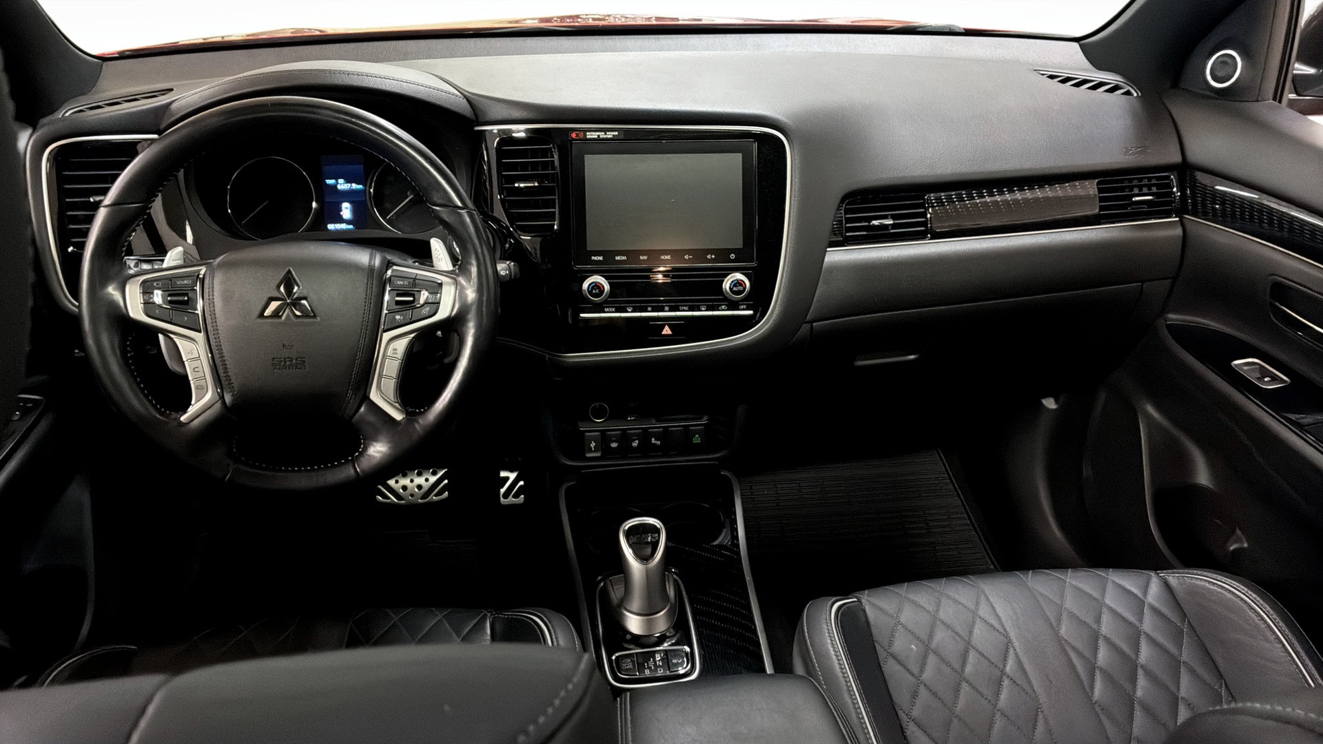 Mitsubishi Outlander SOY55L