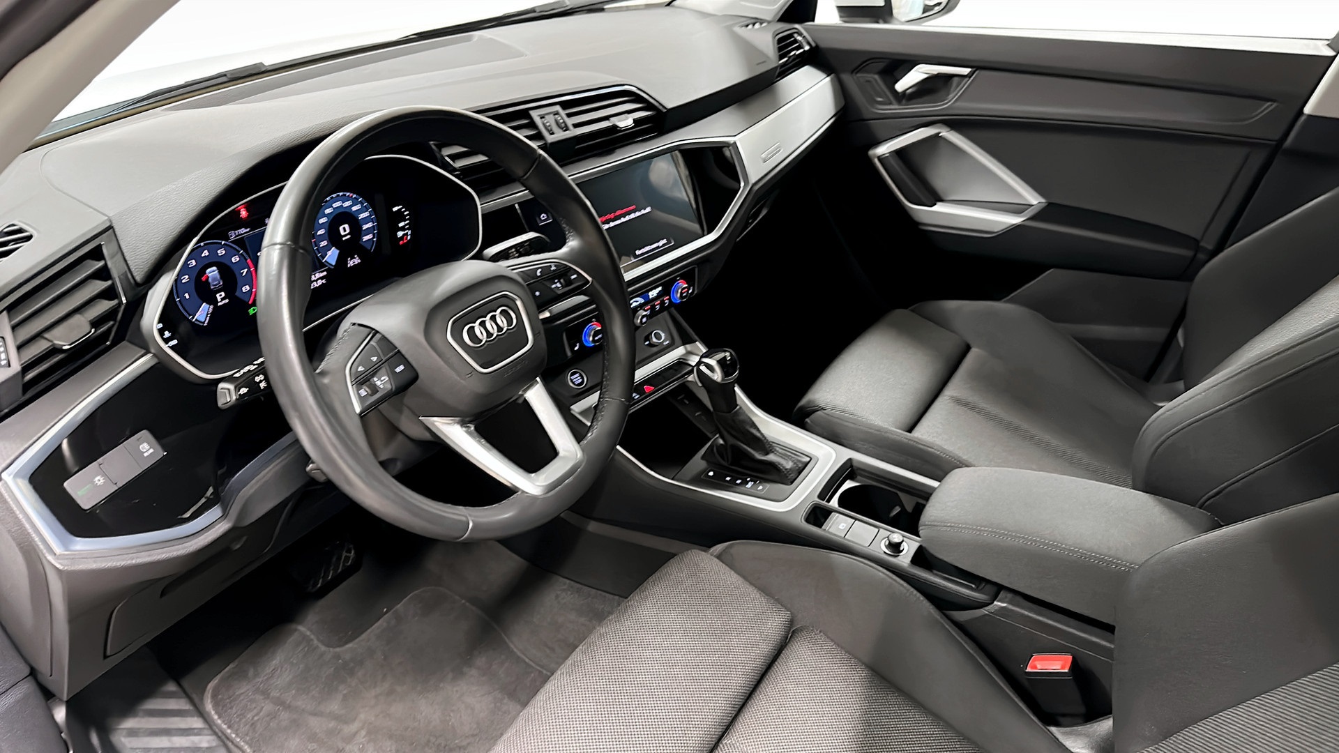 Audi Q3 SPO734