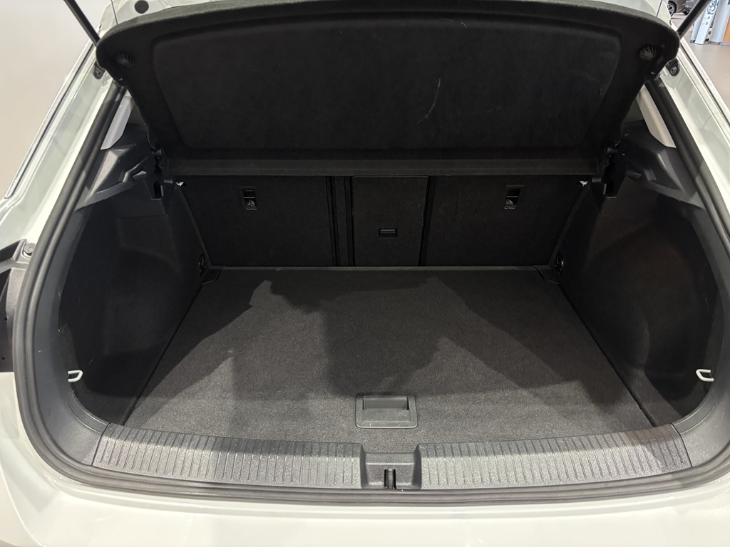Volkswagen T-Roc SRA29A