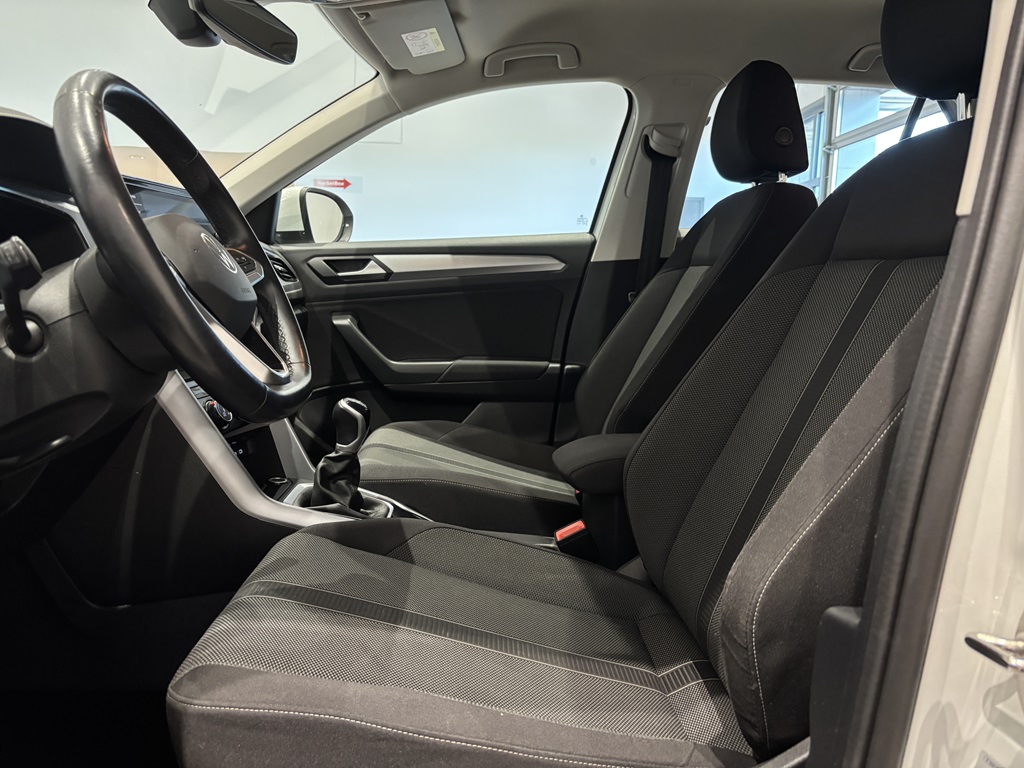 Volkswagen T-Roc SRA29A