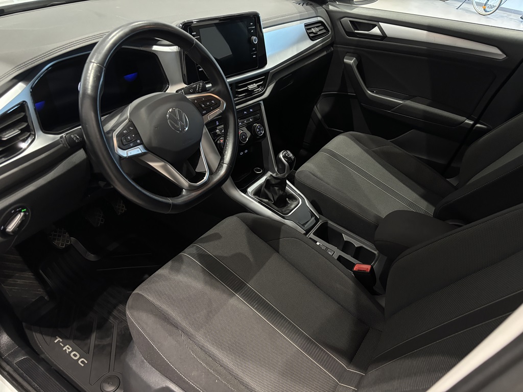 Volkswagen T-Roc SRA29A