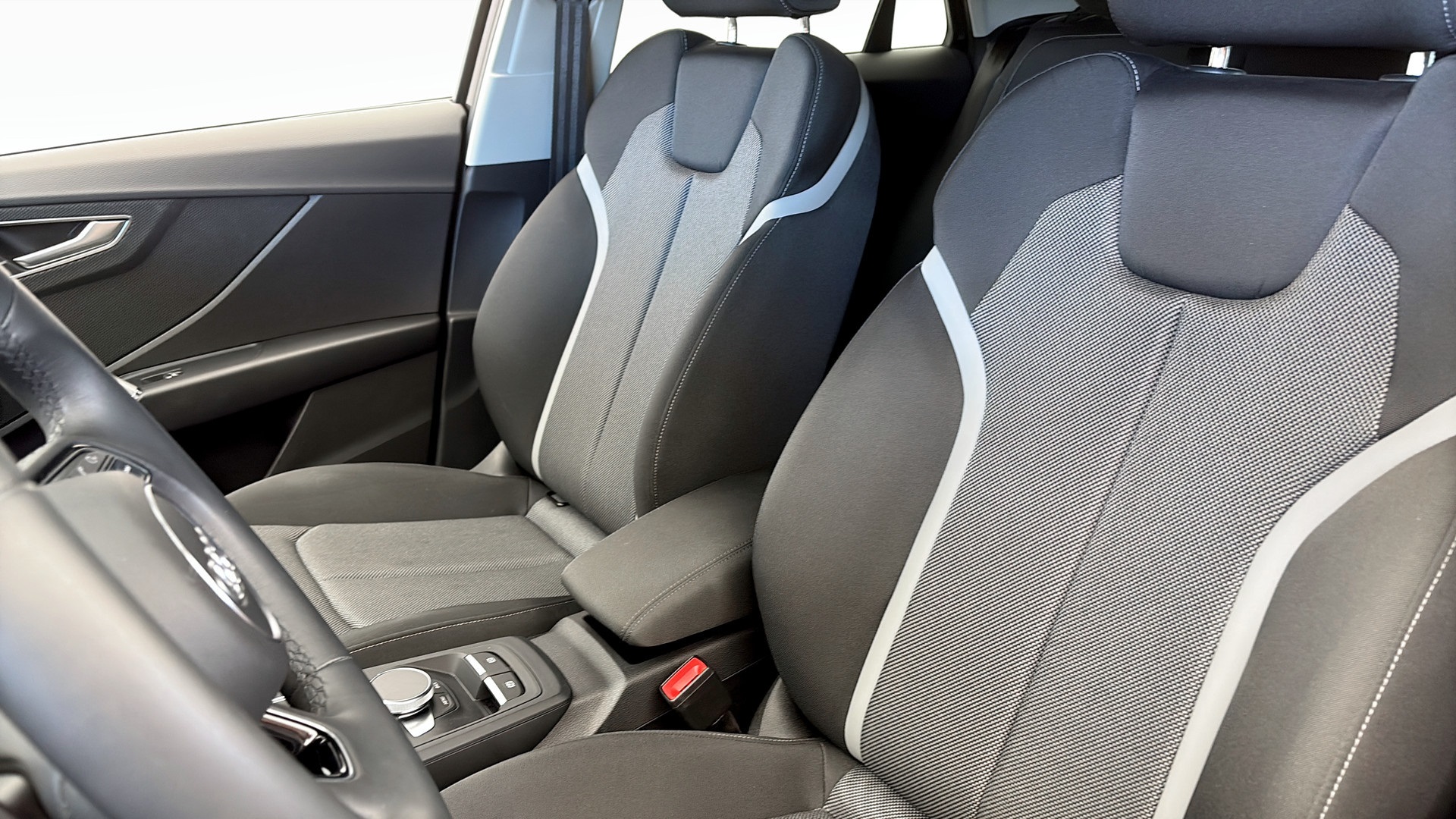 Audi Q2 SRA29F