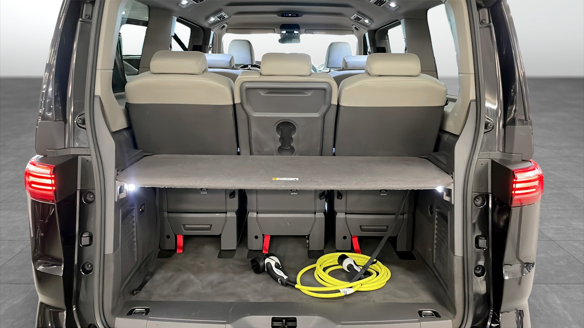 Volkswagen Multivan SRA85U
