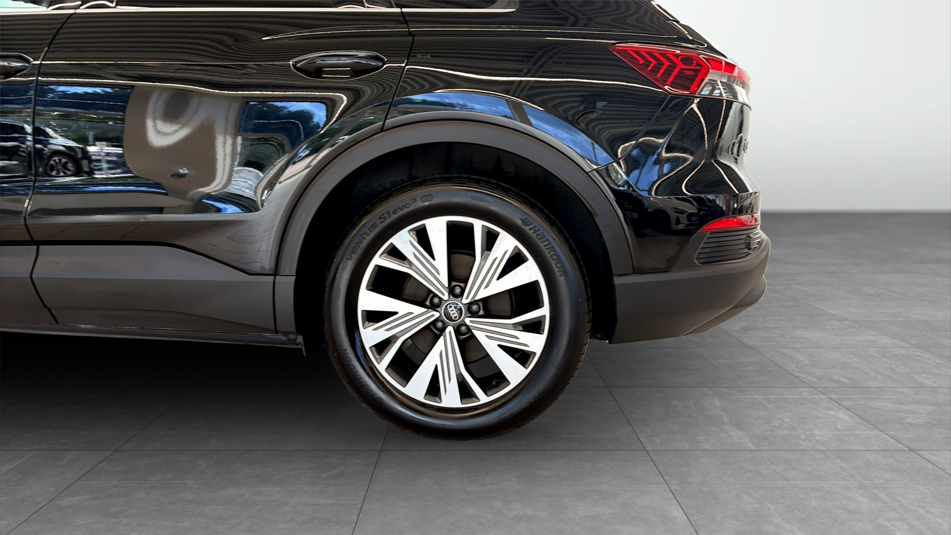 Audi Q4 e-tron STN67N