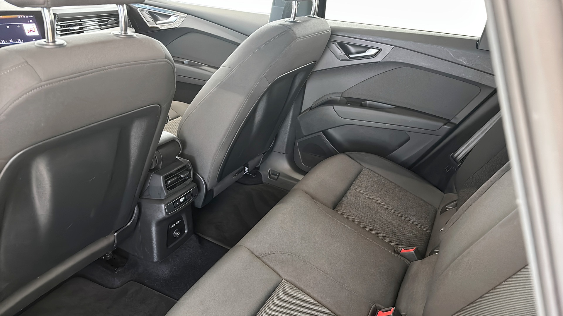 Audi Q4 e-tron STN67N