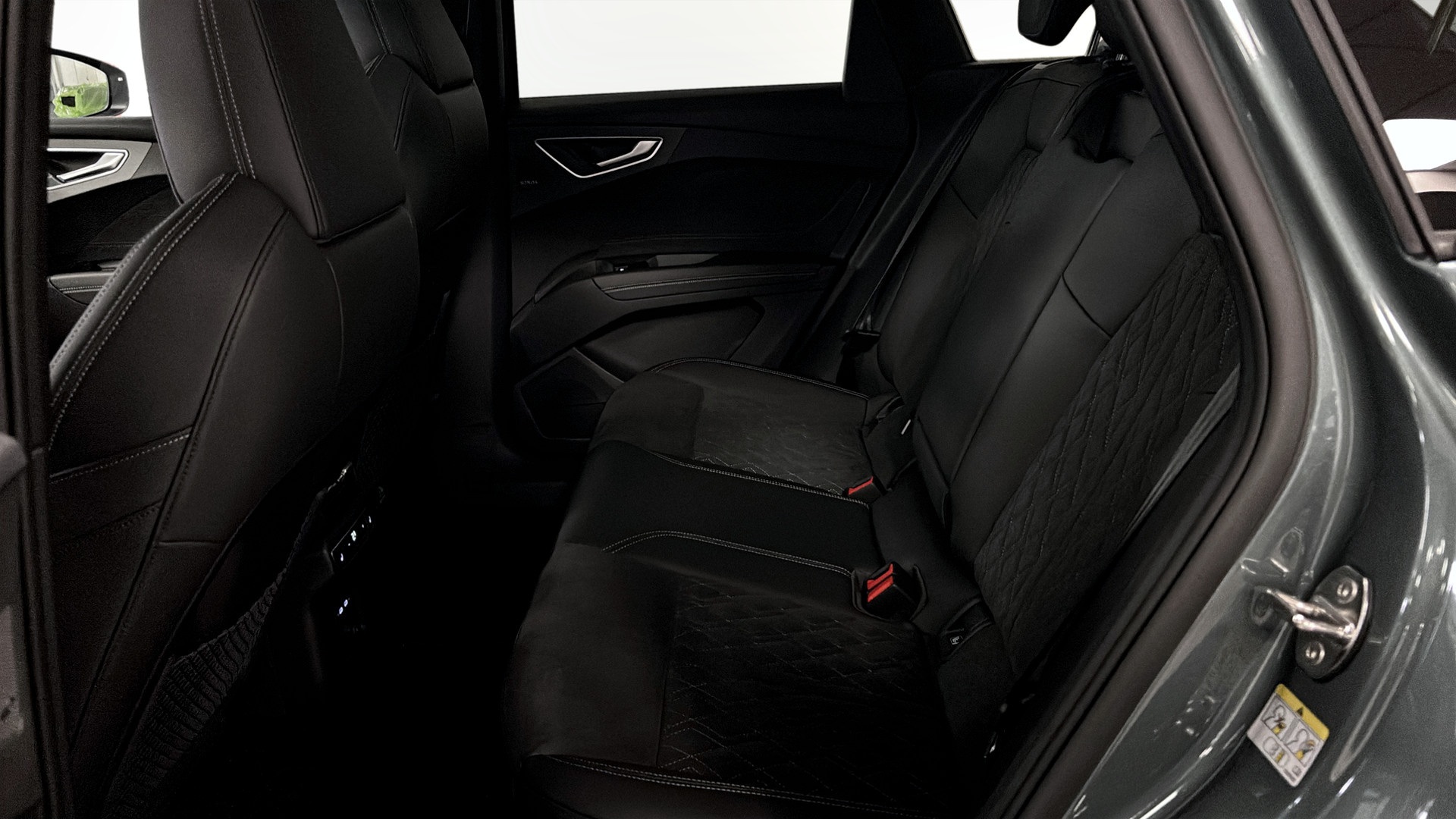 Audi Q4 Sportback e-tron STS87Y