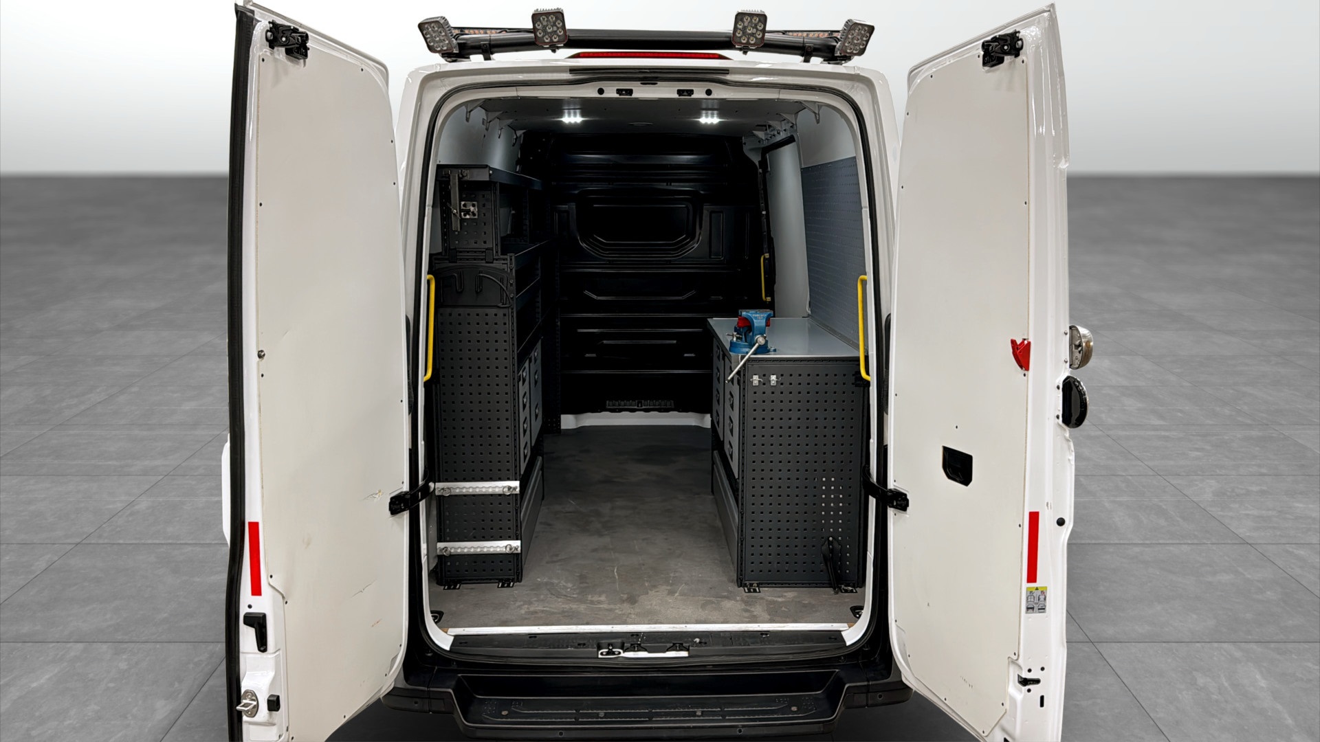 Volkswagen Crafter Skåp kort hjulbas SUJ04B