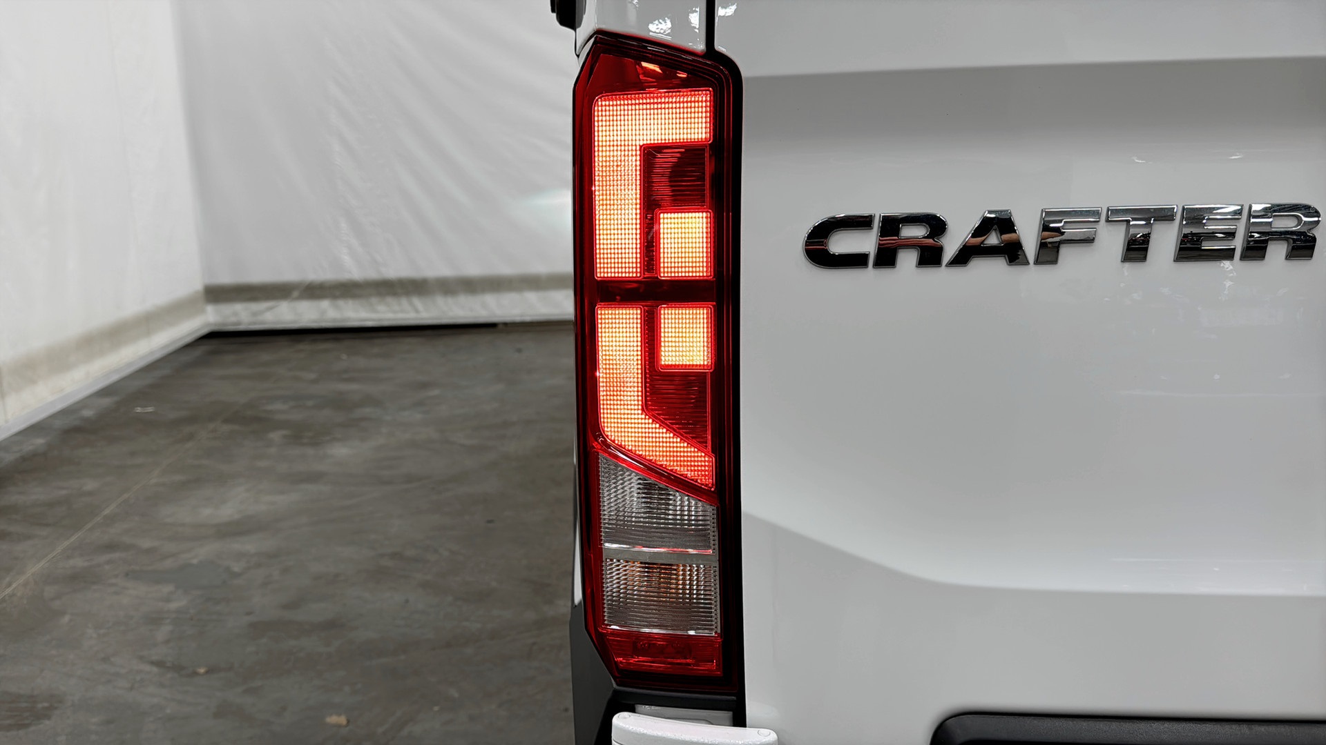 Volkswagen Crafter Skåp kort hjulbas SUJ04B