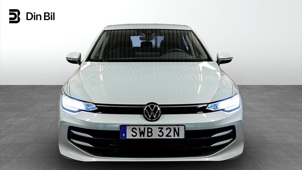 Volkswagen Golf SWB32N