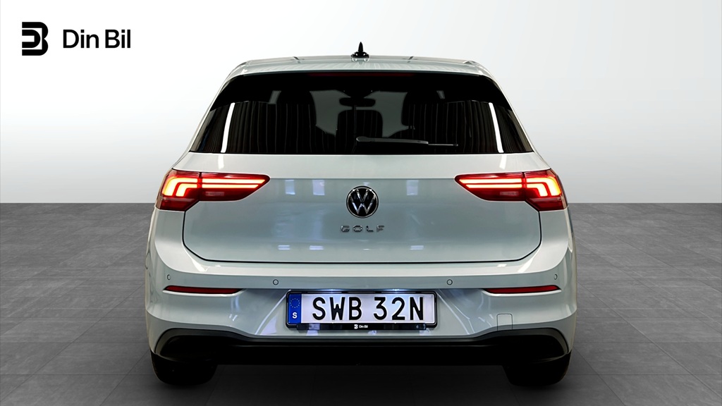 Volkswagen Golf SWB32N