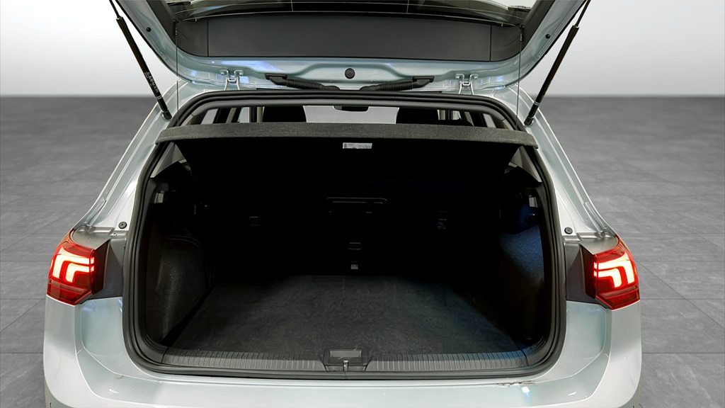 Volkswagen Golf SWB32N