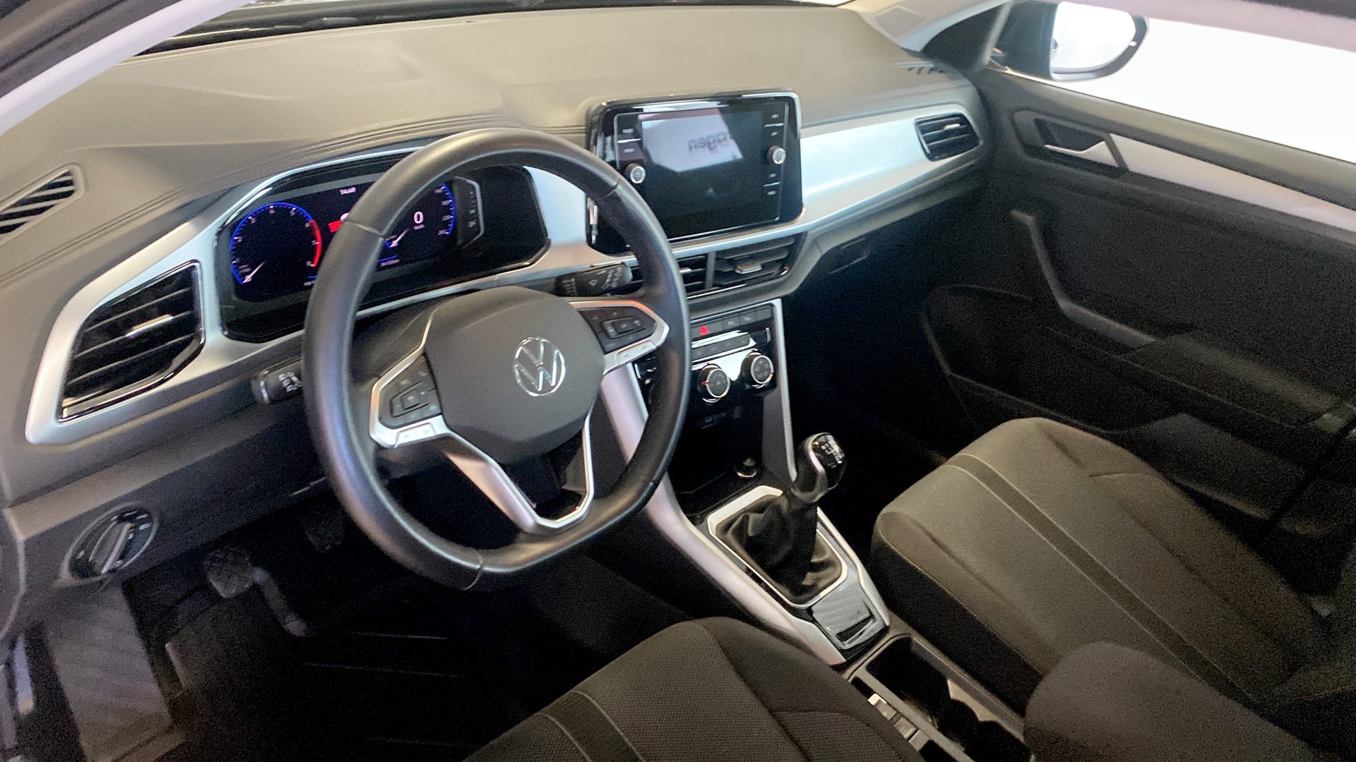 Volkswagen T-Roc SXB40U