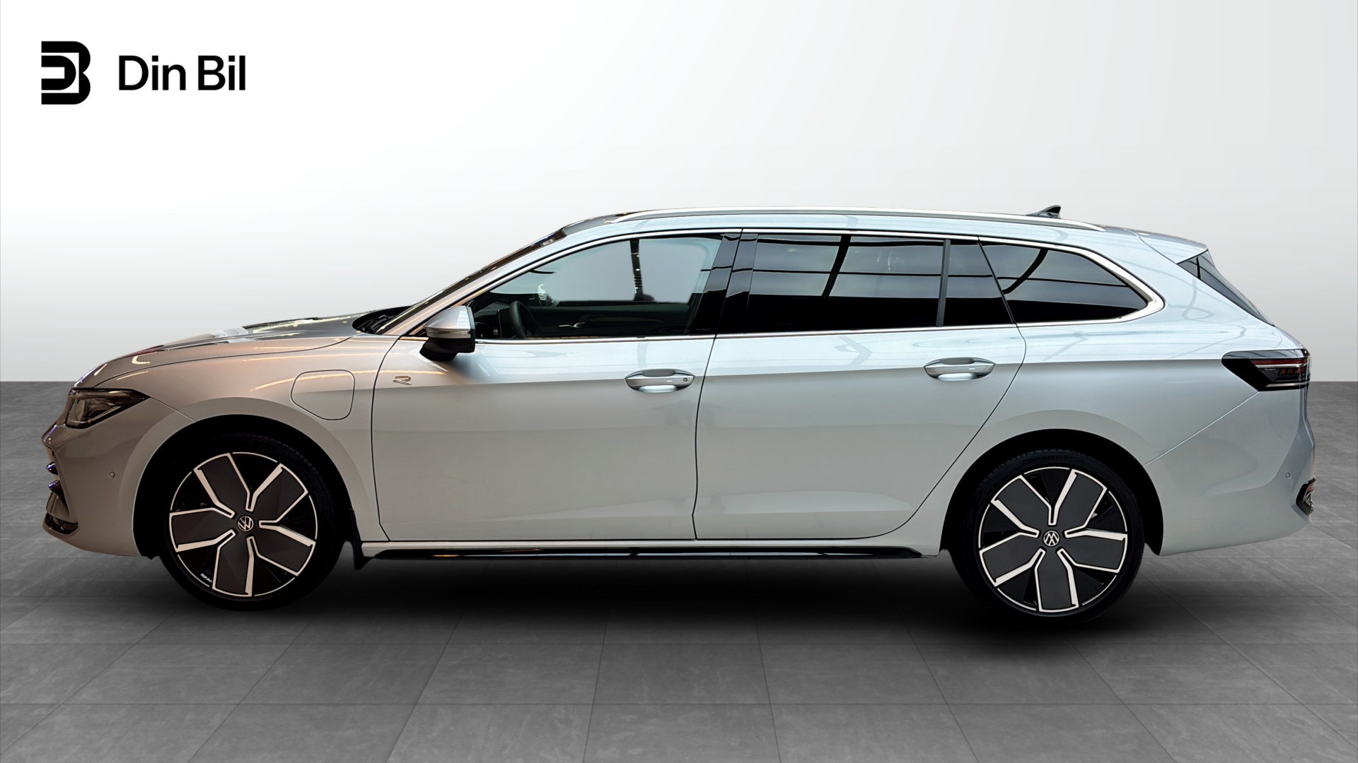 Volkswagen Passat SXJ07P