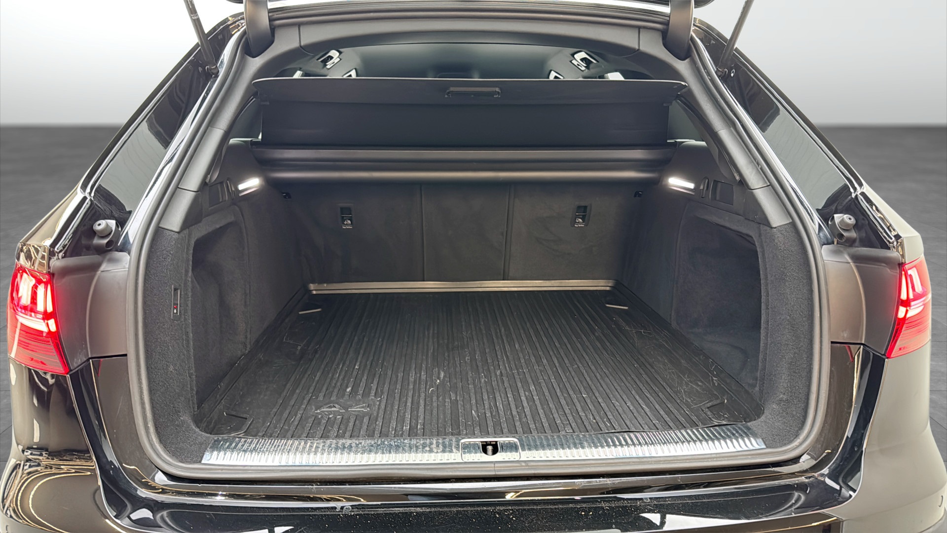Audi A4 allroad quattro SZF97F