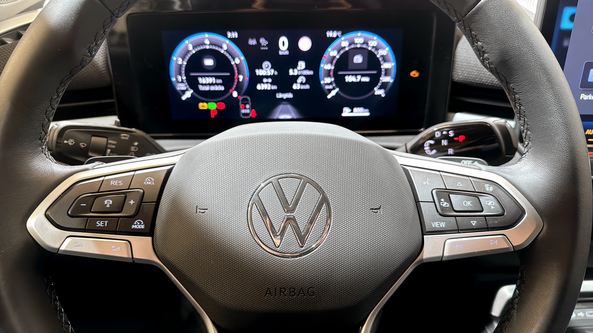 Volkswagen T-Roc SZH41Y