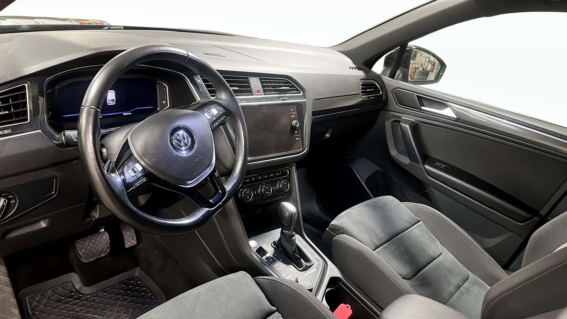 Volkswagen Tiguan SZT26R