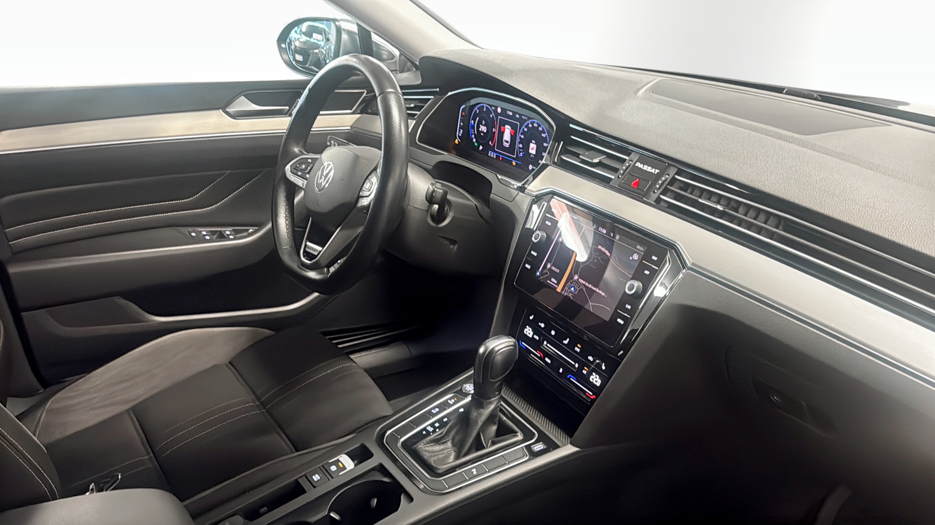 Volkswagen Passat TAE98L