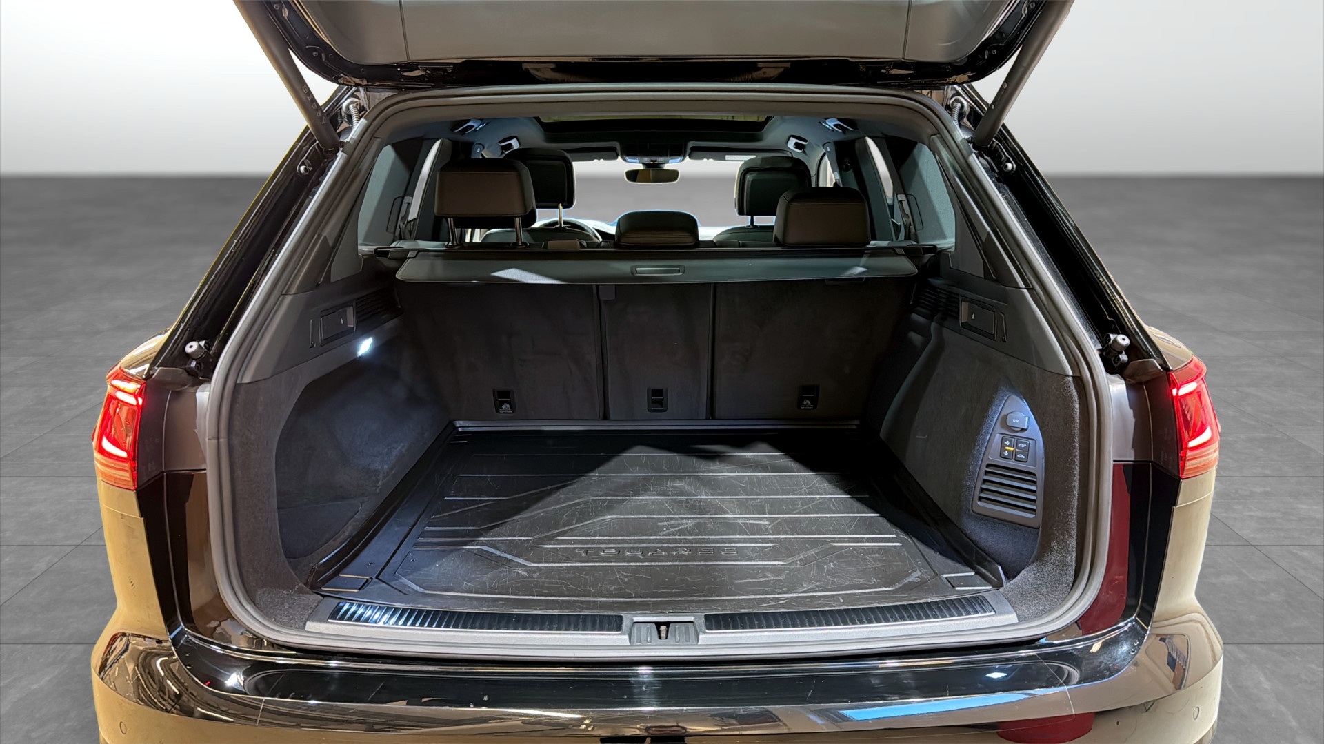 Volkswagen Touareg TAF54N