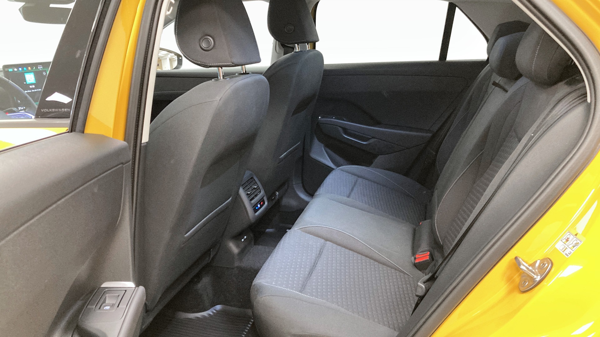 Volkswagen T-Roc TBP09N