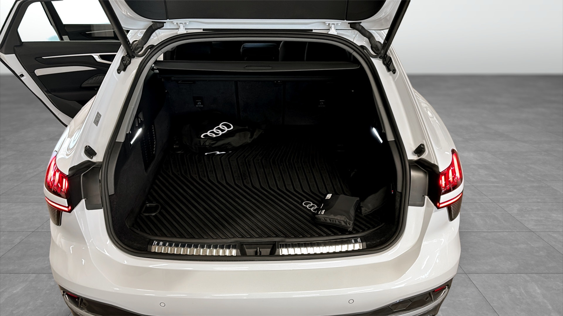 Audi A6 Avant TCG17C